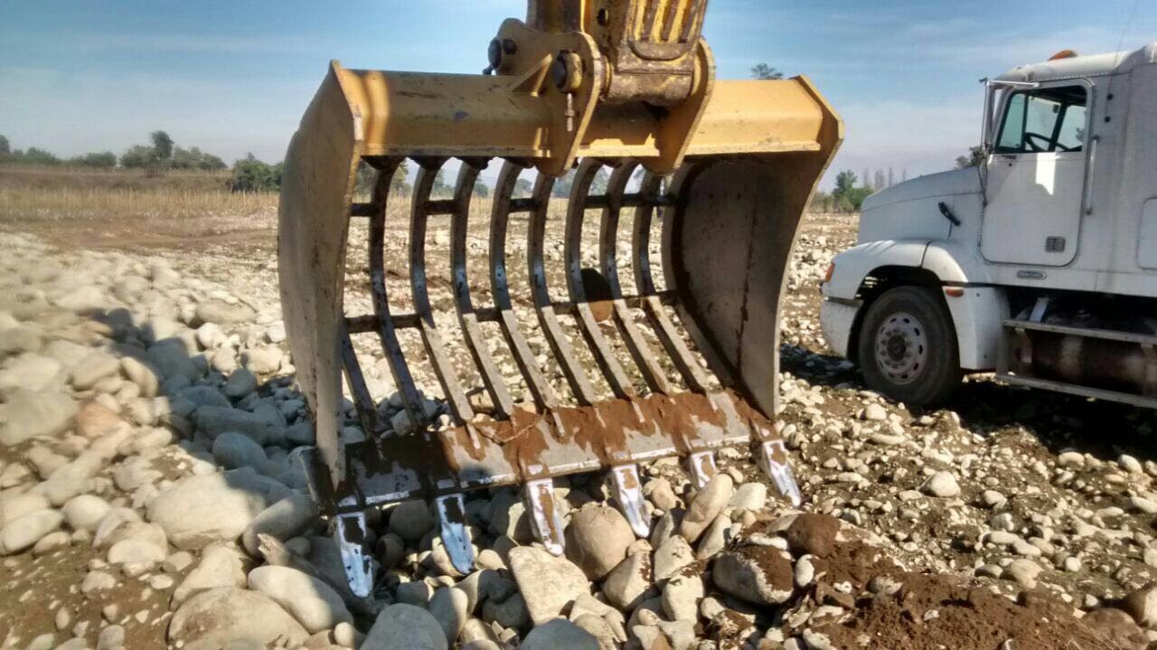 Balde despedregador para excavadora